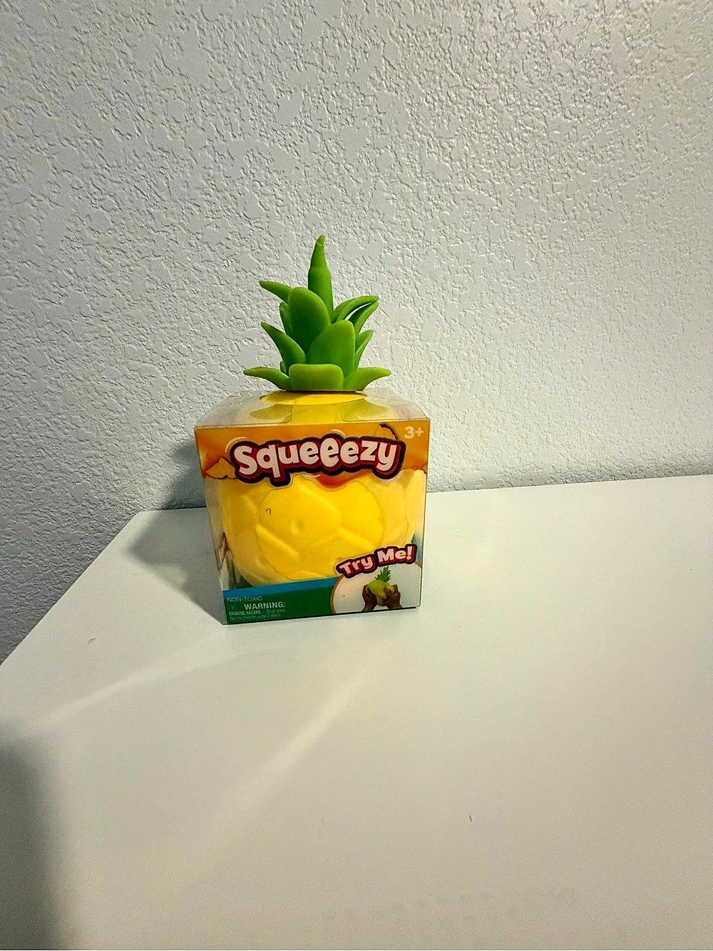 Sunny Days Entertainment Squeezy Pineapple Stretch & Poke Toy NWT Yellow & Green